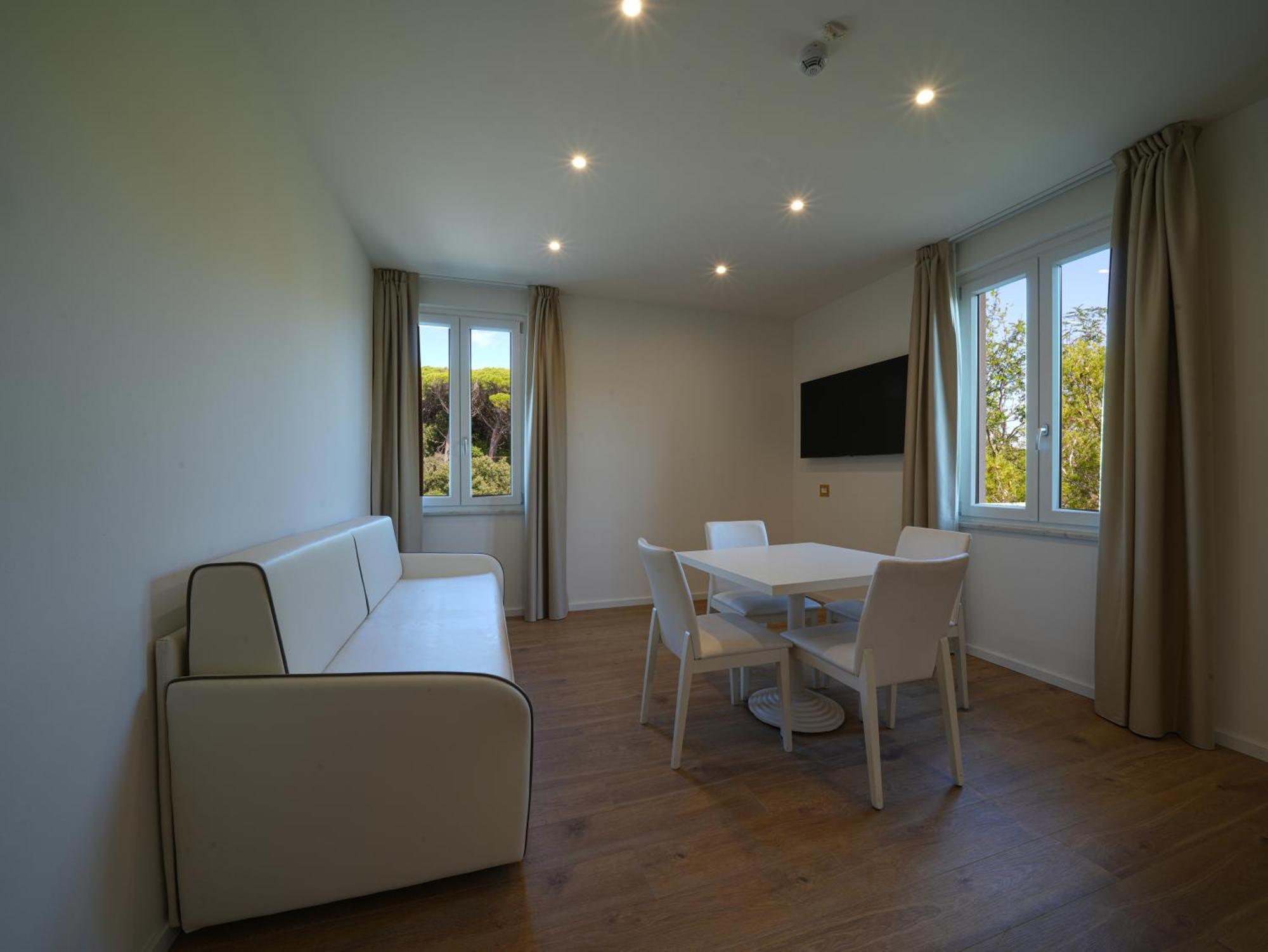 Castiglioncello Suite Apartahotel *