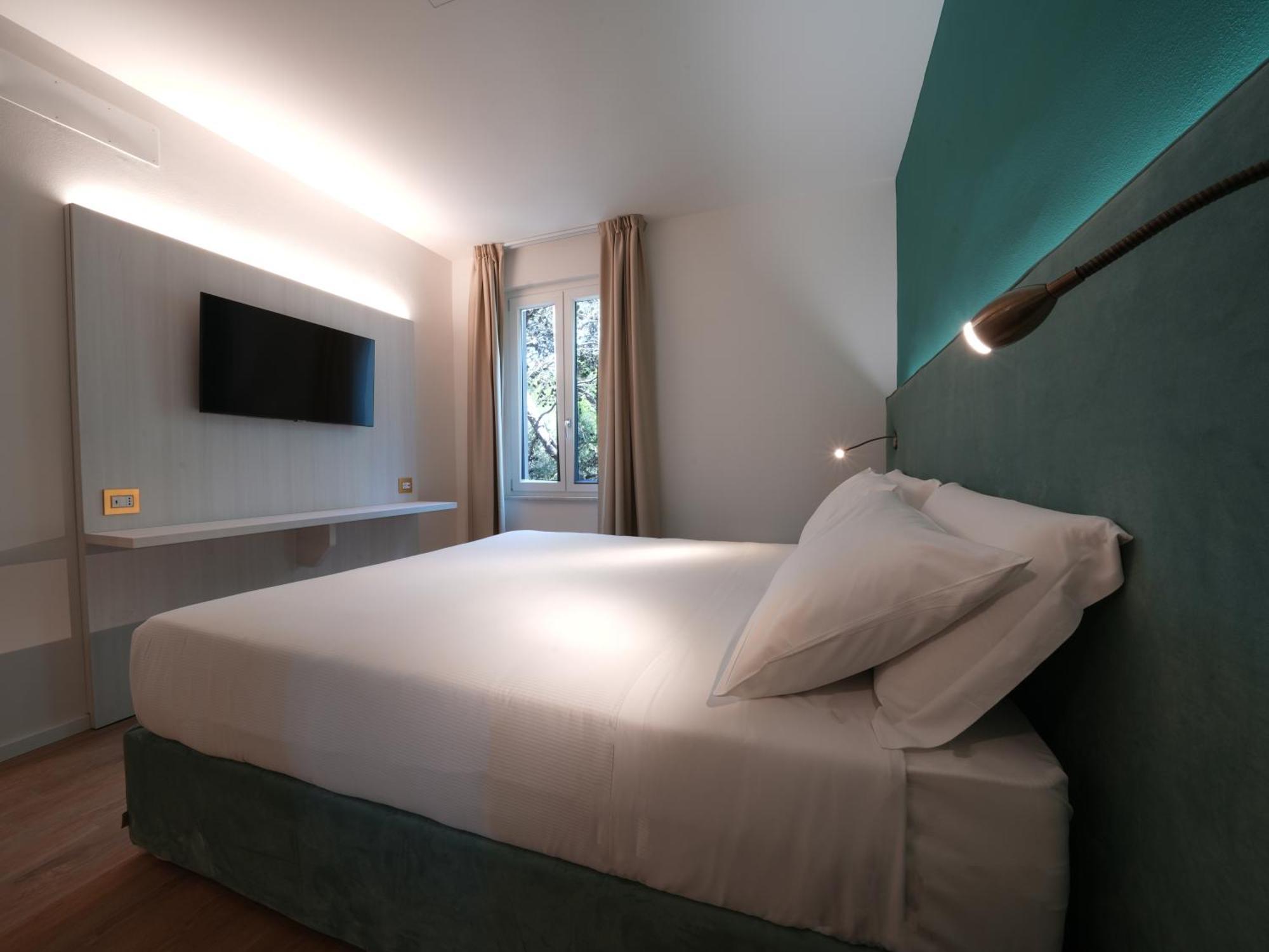 Castiglioncello Suite Apartahotel
