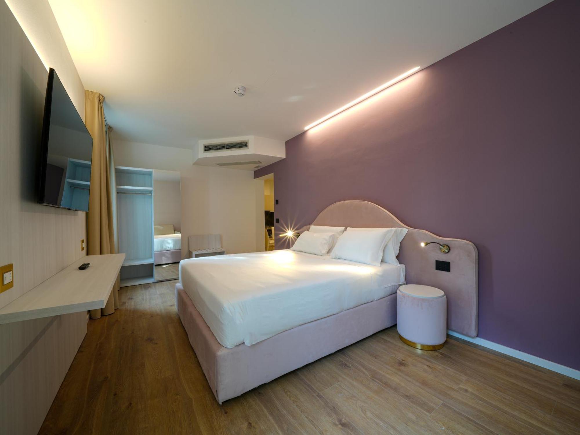 Castiglioncello Suite Apartahotel